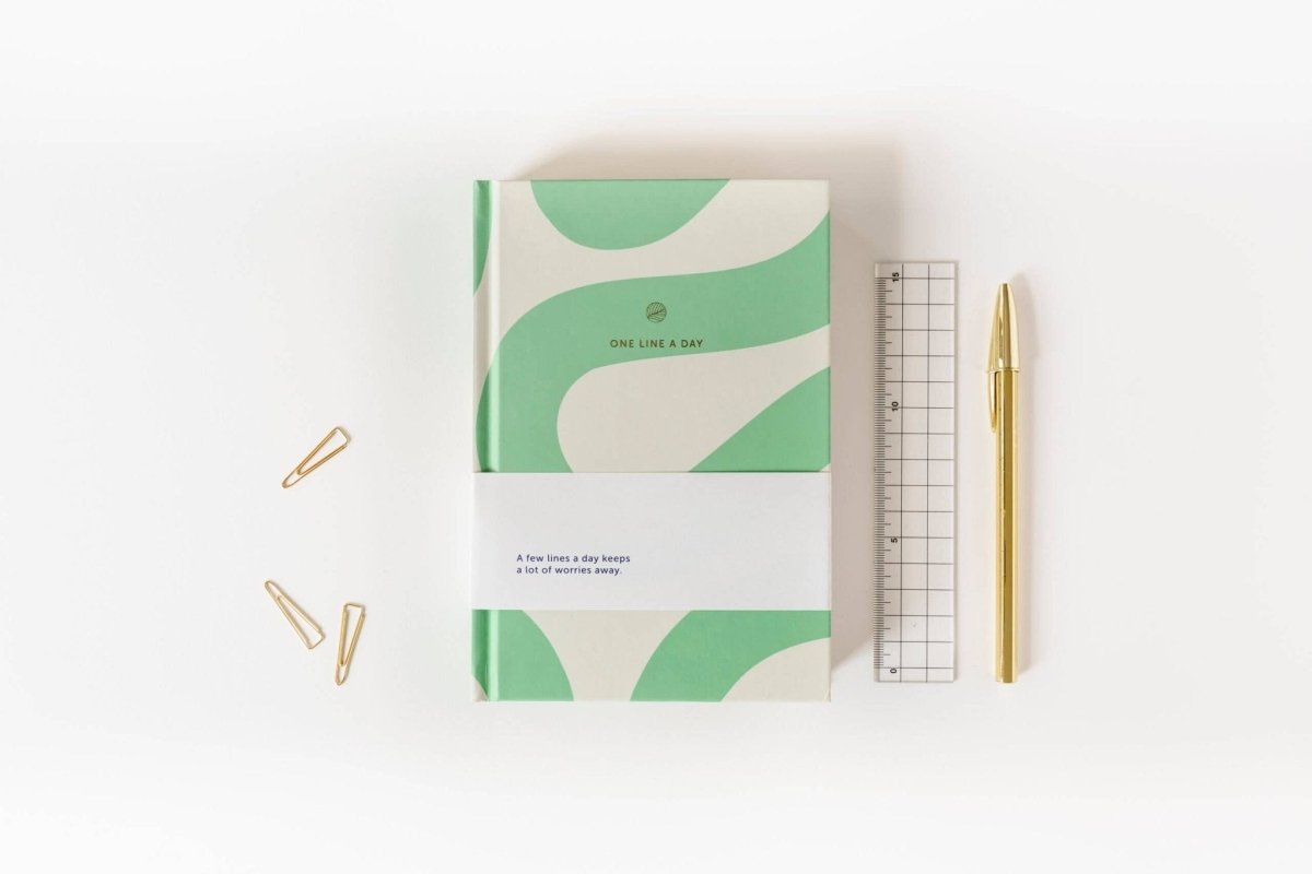 A - Journal Stationery - ONE LINE A DAY Notizbuch Minze - ROSA ECK - Grün, Papier,