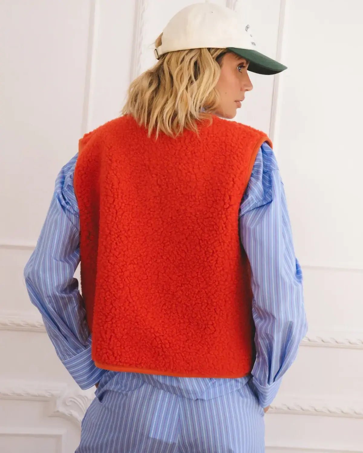 Alwero - TYB Weste aus Wolle • Coral (Rot) - Weste - ROSA ECK Concept Store