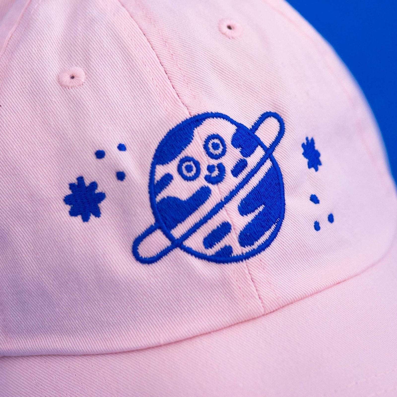 Ana Seixas - PLAYFUL PLANET Cap • Hellrosa/Blau - Cap - ROSA ECK Concept Store