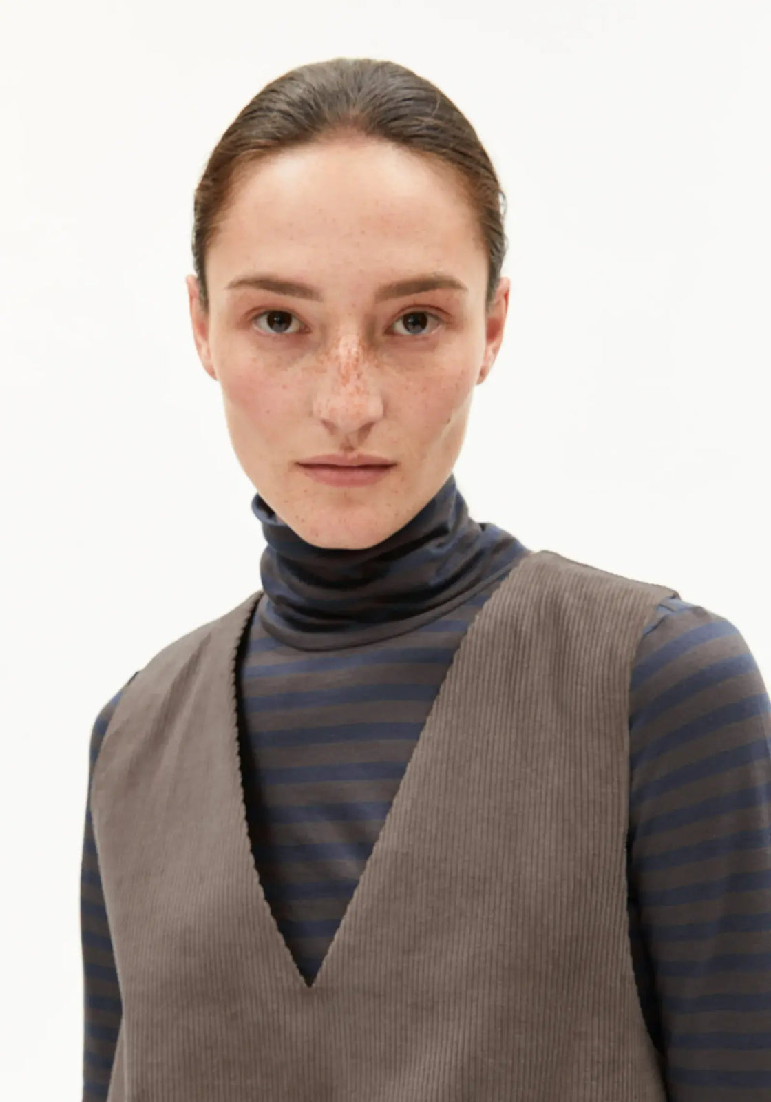 ARMEDANGELS - PINAAFO CORDUROY Kleid • walnut cream - ROSA ECK Concept Store