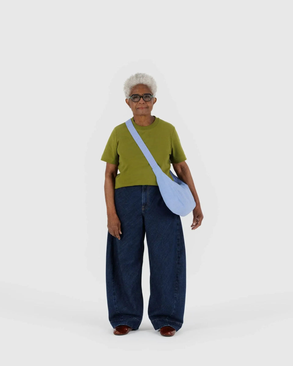 BAGGU - MEDIUM NYLON CRESCENT BAG Schultertasche • French Blue - Umhängetasche - ROSA ECK Concept Store