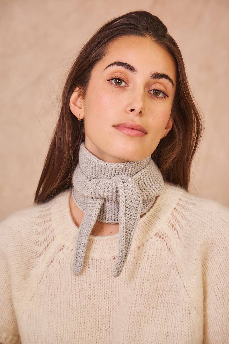 Calie Paris - Kleiner Strickschal • Helles Grau - Schal - ROSA ECK Concept Store