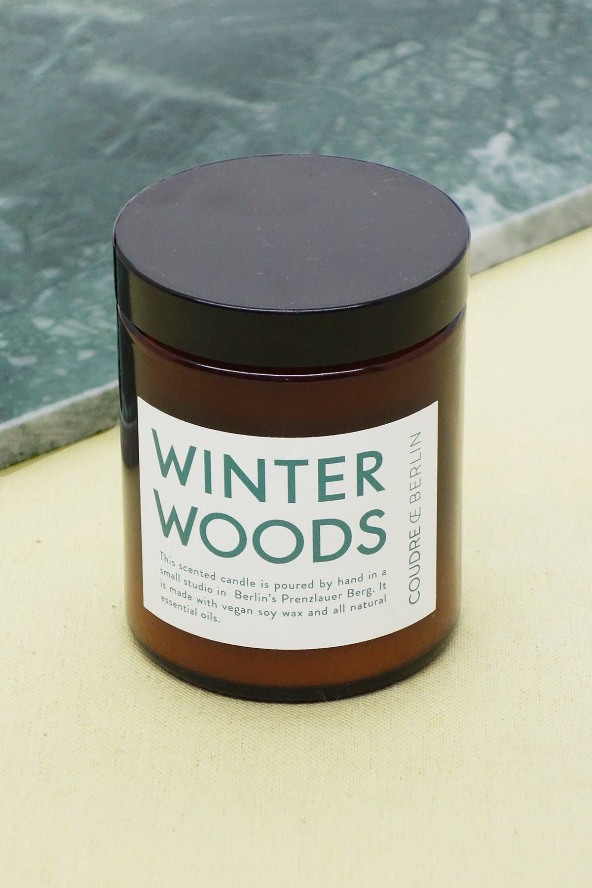 Coudre Berlin - WINTER WOODS Duftkerze Zedernholz & Gewürze - ROSA ECK - ESSENTIALS, Kerze,