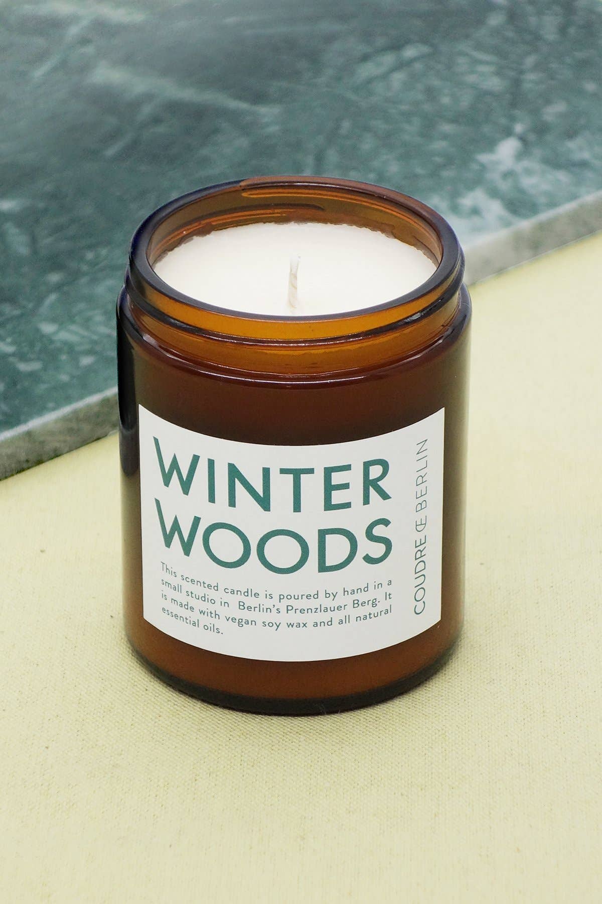 Coudre Berlin - WINTER WOODS Duftkerze Zedernholz & Gewürze - ROSA ECK - ESSENTIALS, Kerze,