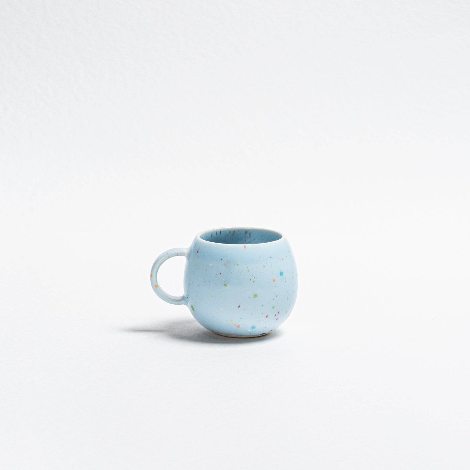 NEW PARTY Große Tasse rund (500 ml) • Soft Blue
