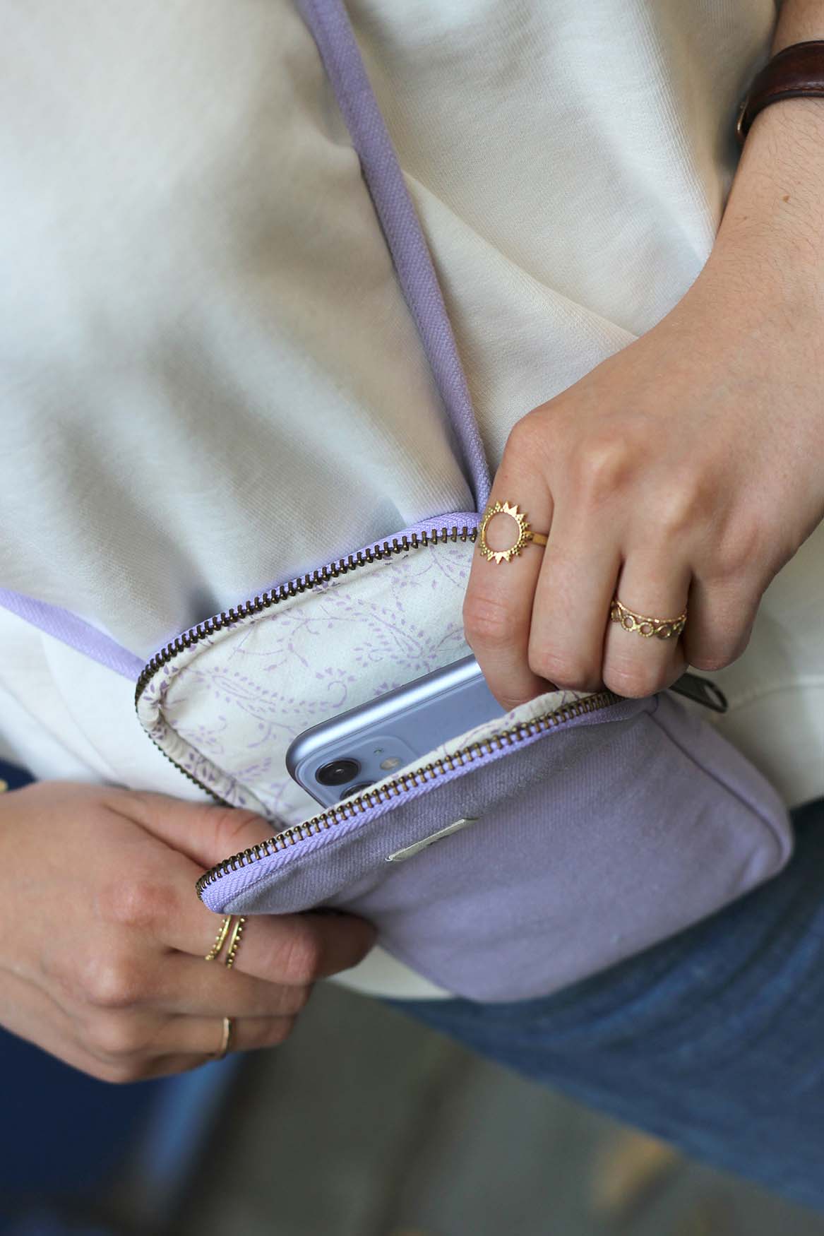 Hindbag - BILL Handytasche Flieder - ROSA ECK - Flieder, Lilas,