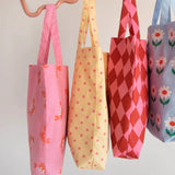 Kado Design - Tragetasche mit Blumenmuster | blonde + rose + poppy red - ROSA ECK Concept Store
