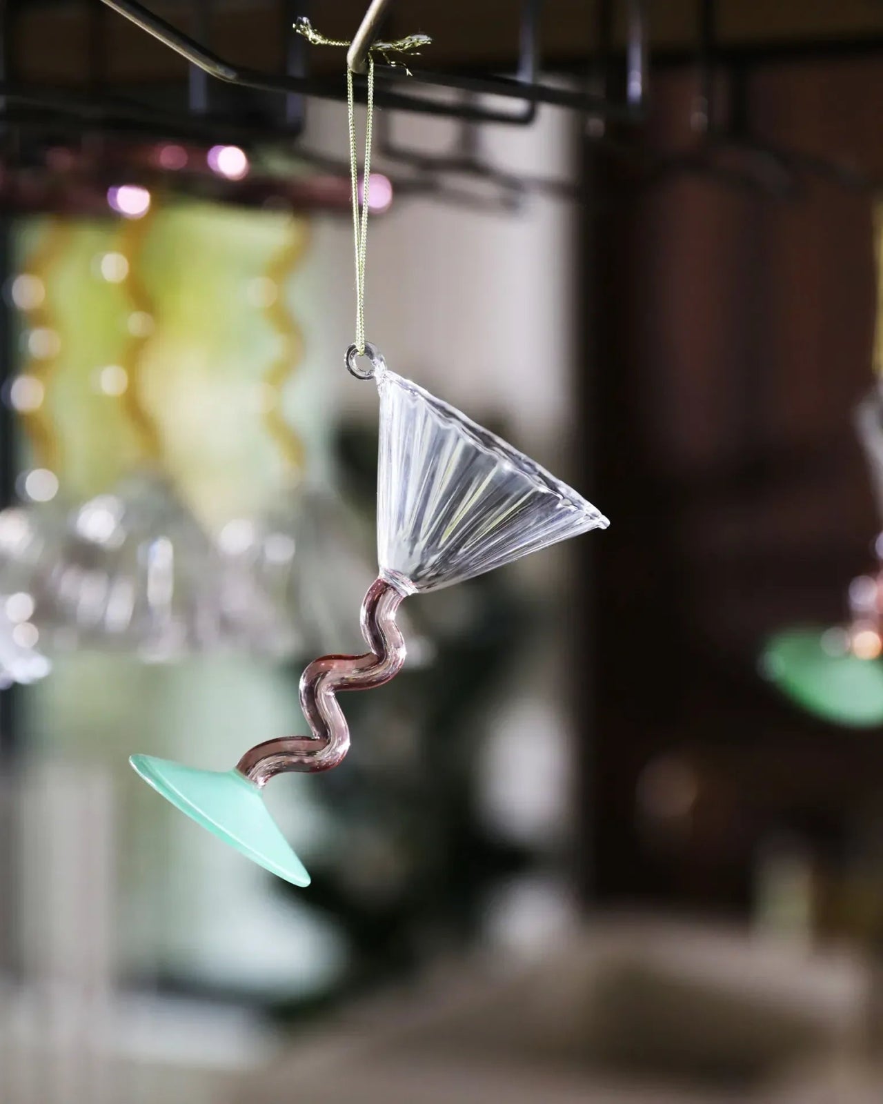 &Klevering - Weihnachtskugel Cocktailglas • Rosa - Weihnachtskugel - ROSA ECK