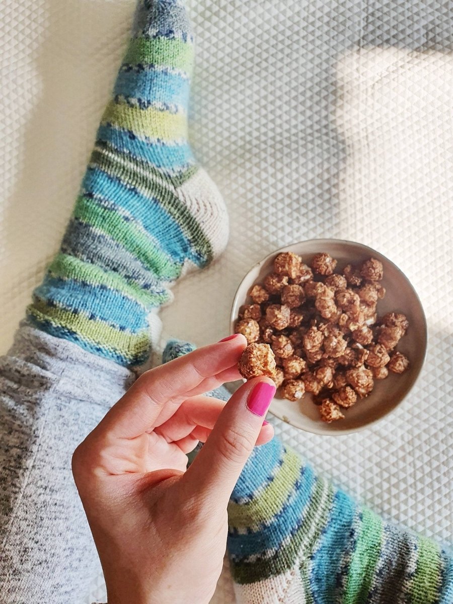 Knalle Popcorn - Veganes Popcorn (100 g) | Dunkle Schokolade Geröstete Mandel - ROSA ECK - , ,