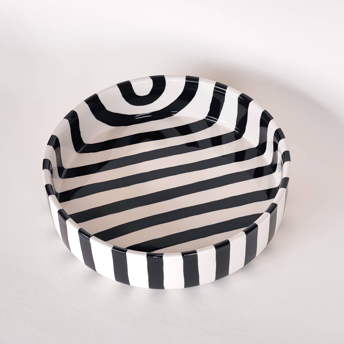 STRIPES Große Schale mit Streifen • volcano black