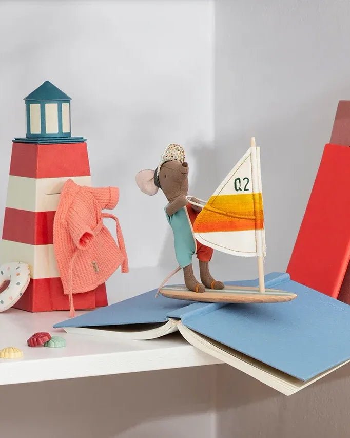 Maileg - Strandmäuse - Surfer großer Bruder - Spielzeug - ROSA ECK Concept Store