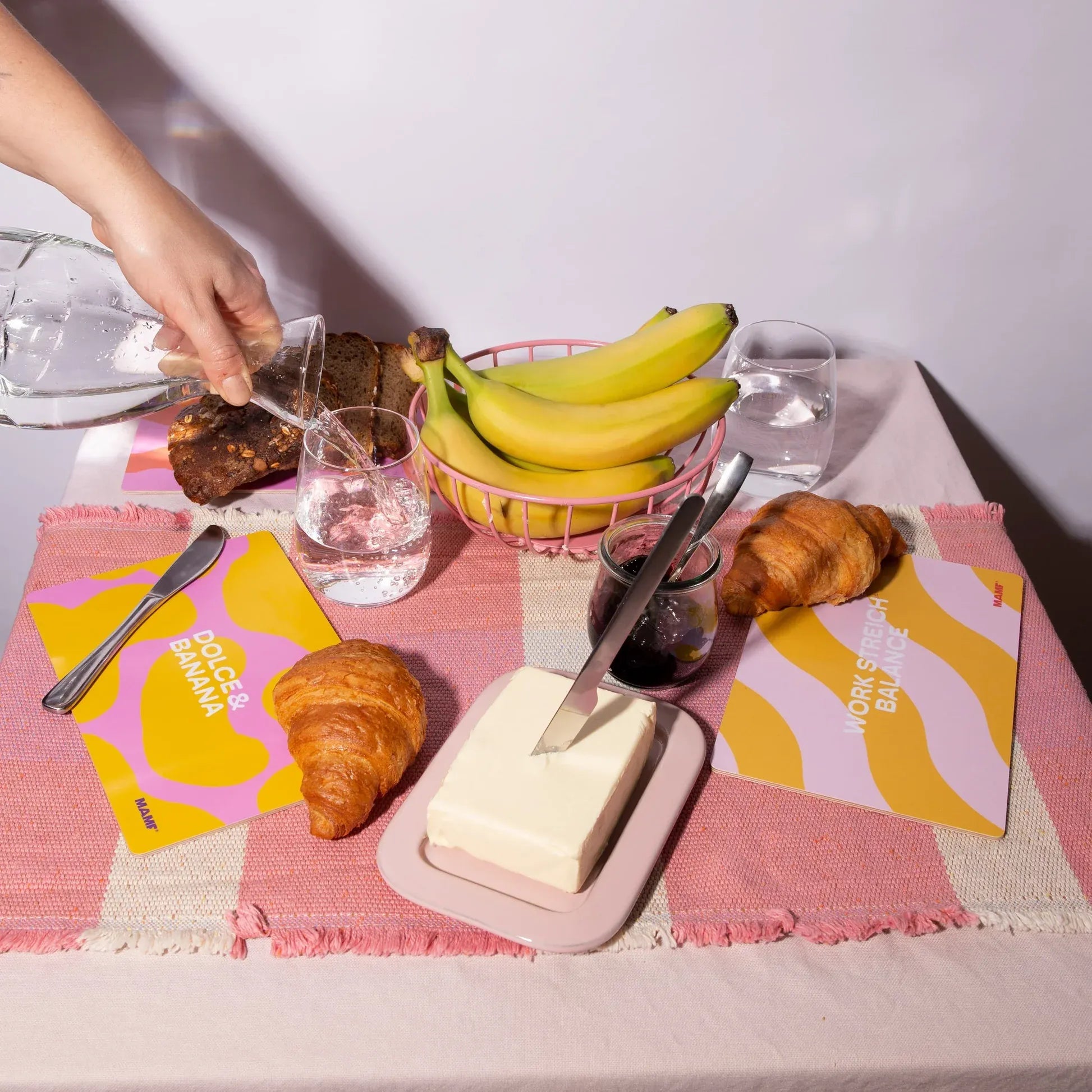 MAMF - DOLCE & BANANA Frühstücksbrettchen - Tablett - ROSA ECK