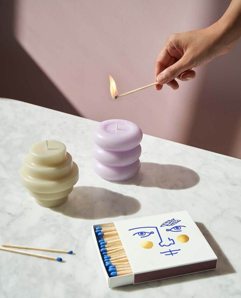 Octaevo - TEMPLO Kerze | Pale Lilac - ROSA ECK - Lila, ,