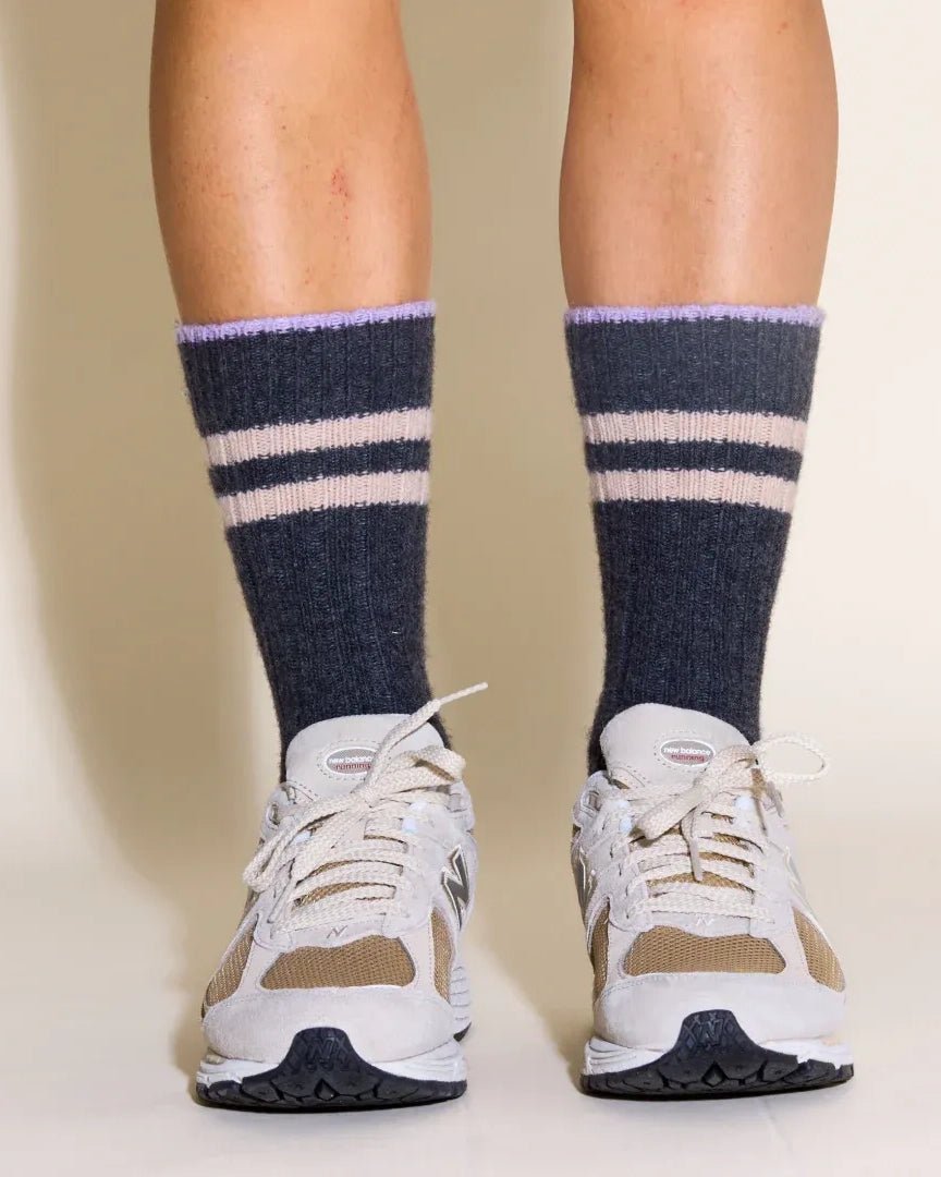 popeia - Dicke Stricksocken aus Wolle • Grau mit Streifen - Socken - ROSA ECK