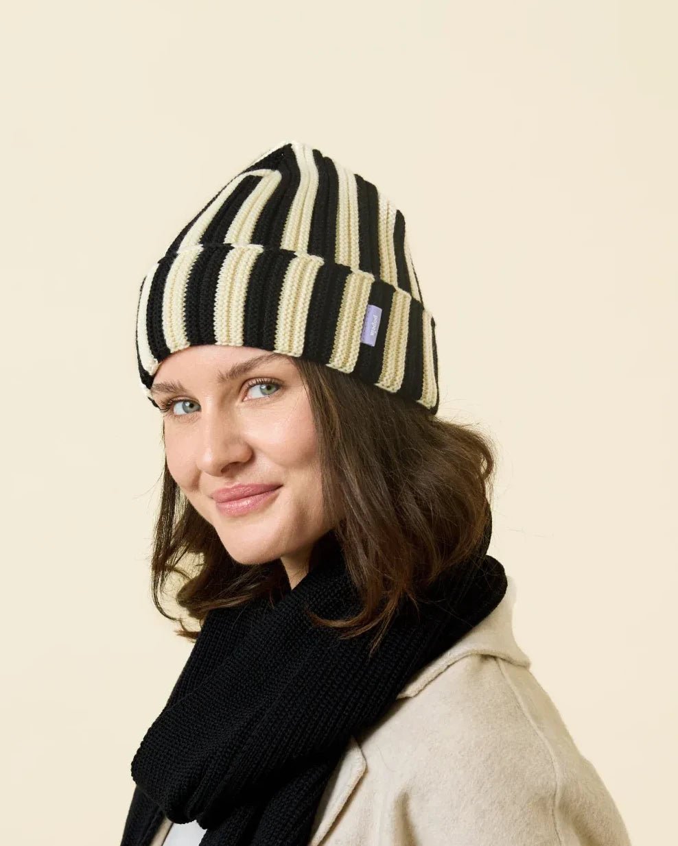 popeia - Special Beanie aus Merinowolle • Schwarz/Weiß - Mütze - ROSA ECK