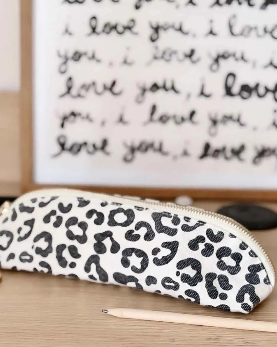 Rose in April - GASTON Federmäppchen • Graou Greige - Federmäppchen - ROSA ECK