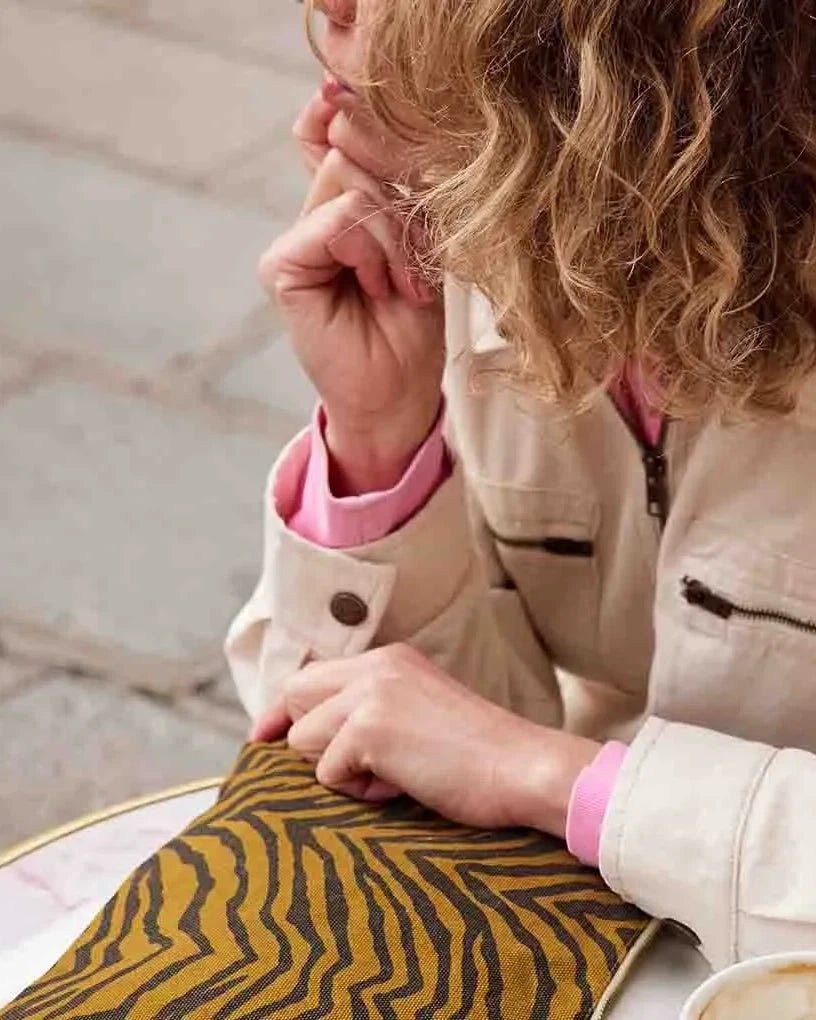Rose in April - LILI Handtasche | Zebra Tapenade Black - ROSA ECK Concept Store