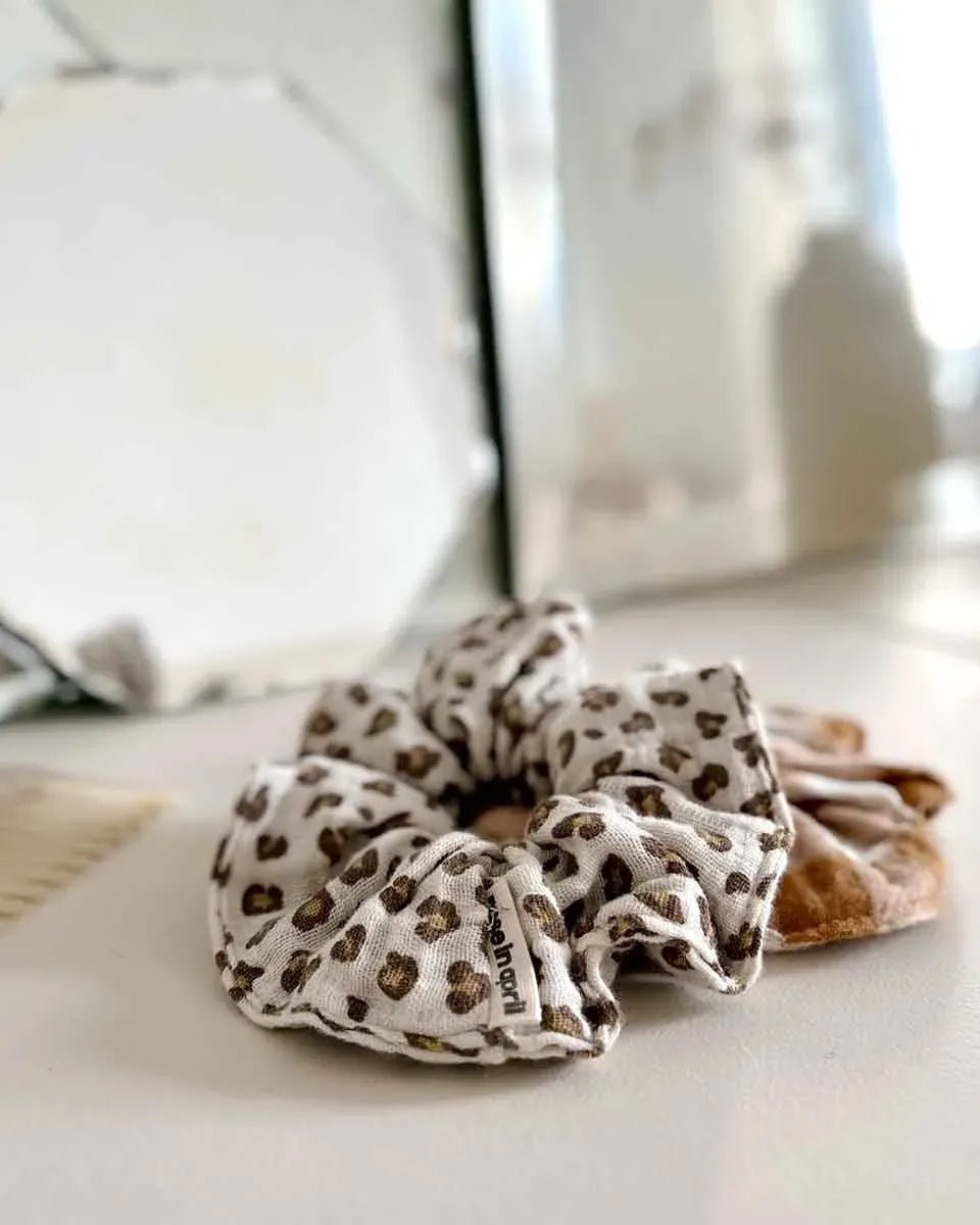Rose in April - SCRUNCHIE Haargummi • Mini Leopard Greige - Haargummi - ROSA ECK Concept Store