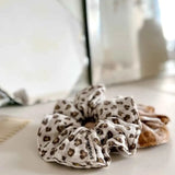 Rose in April - SCRUNCHIE Haargummi • Mini Leopard Greige - Haargummi - ROSA ECK Concept Store
