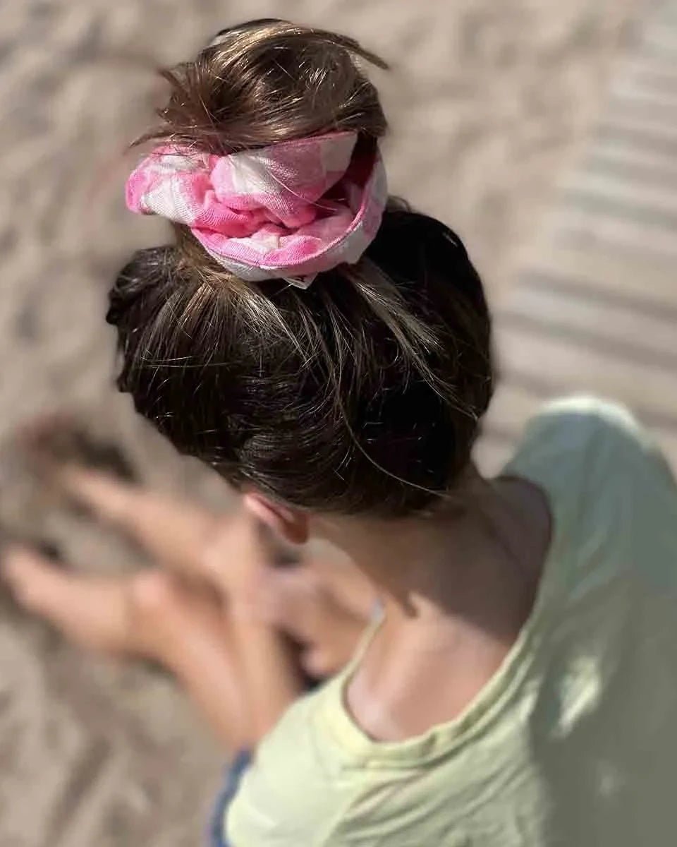 Rose in April - SCRUNCHIE Haargummi | Vichy Ecru - Neon Pink - ROSA ECK Concept Store