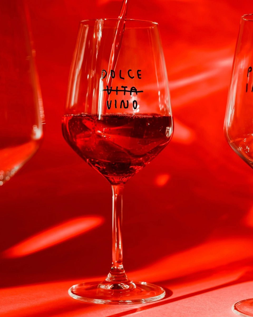selekkt - DOLCE VINO Weinglas mit Spruch - Trinkglas - ROSA ECK Concept Store