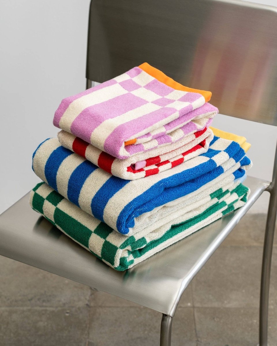 Tarta Gelatina - CLUBHOUSE Handtuch mit Streifen • Blau - Handtuch - ROSA ECK Concept Store