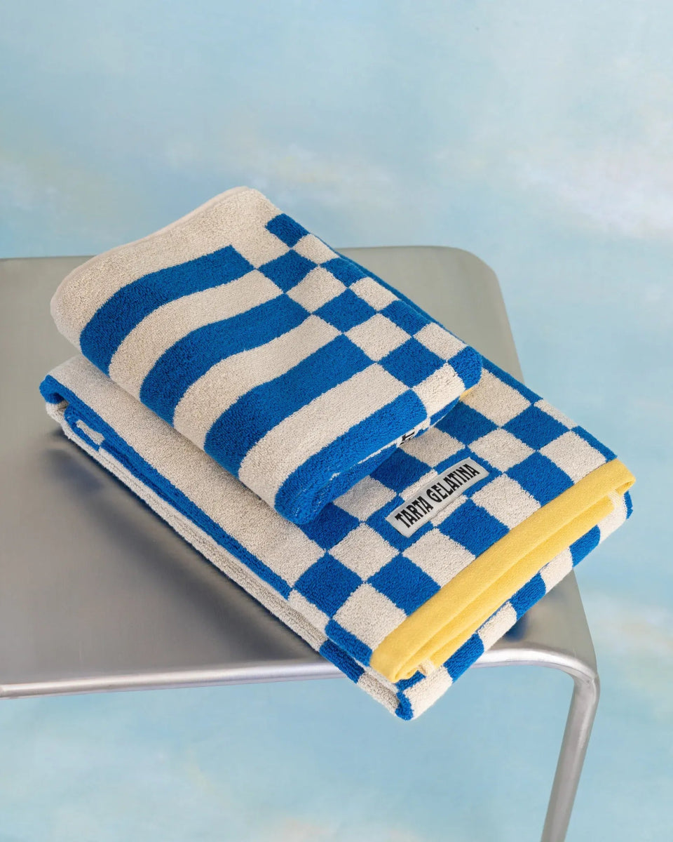 Tarta Gelatina - CLUBHOUSE Handtuch mit Streifen • Blau - Handtuch - ROSA ECK Concept Store