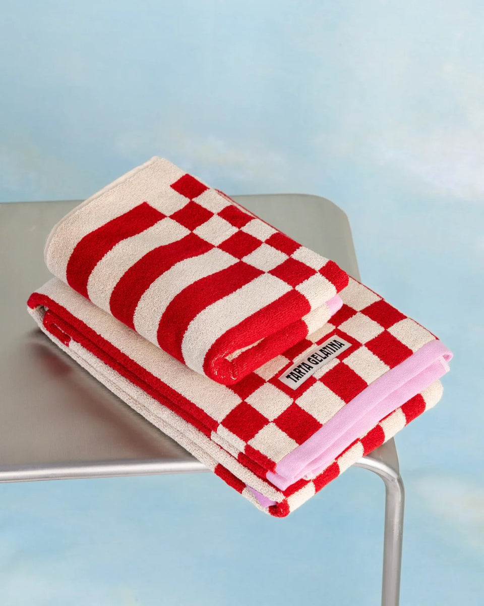Tarta Gelatina - CLUBHOUSE Handtuch mit Streifen • Rot - Handtuch - ROSA ECK Concept Store