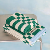 Tarta Gelatina - MARINA Badetuch mit Streifen • Grün - ROSA ECK Concept Store
