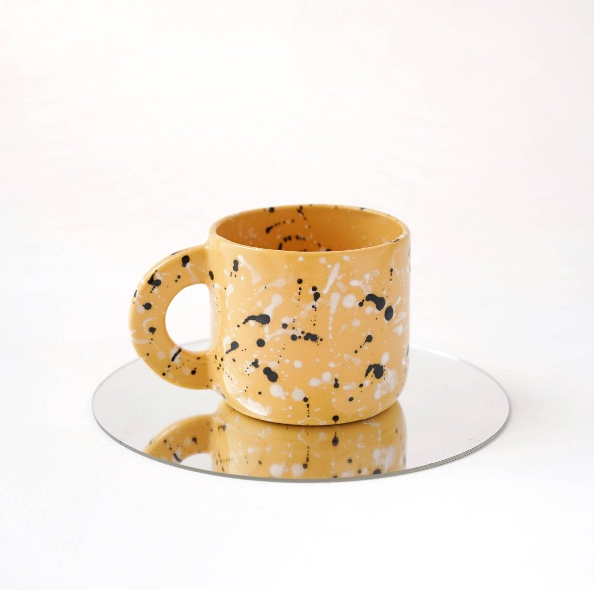 Textura Ceramics - Porzellanbecher Gelb/Bunt gesprenkelt - ROSA ECK - Gelb, Porzellan, Schwarz
