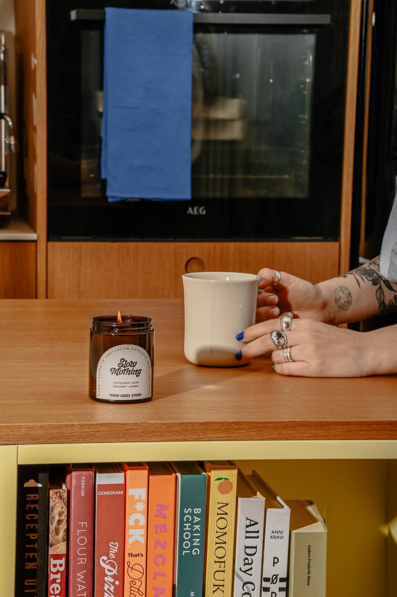 Very Goods Studio - SLOW MORNING Große Duftkerze im Glas (170 ml) - Kerze - ROSA ECK Concept Store