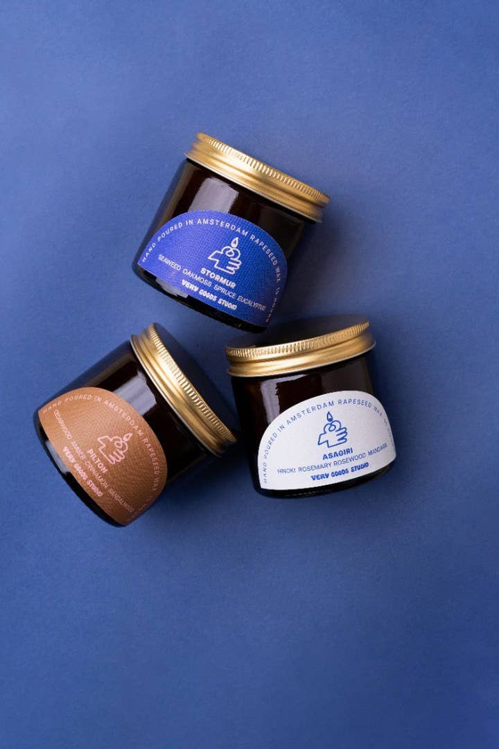 Very Goods Studio - STORMUR Duftkerze im Glas (60 ml) - Kerze - ROSA ECK Concept Store