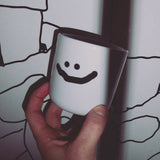 yahya studio - BIPOLAR Becher aus Porzellan - ROSA ECK - Smiley, Tasse,