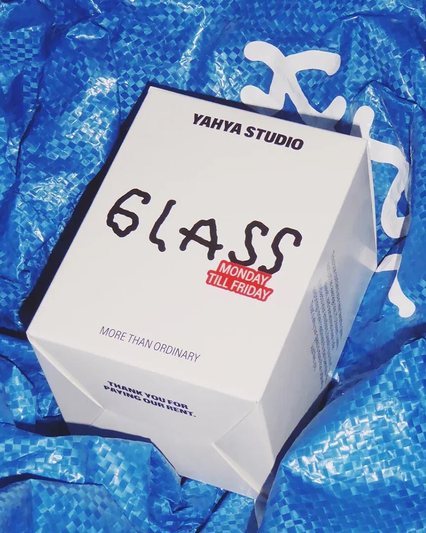 yahya studio - MONDAY TILL FRIDAY Großes Trinkglas mit Spruch - Trinkglas - ROSA ECK Concept Store