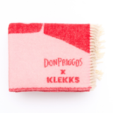 KLEKKS × donpriggos NO. 33 Wolldecke • Rot/Rosa