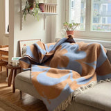 KLEKKS NO. 30 Wolldecke in Hellblau/Orange
