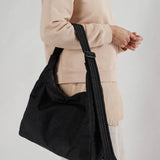 NYLON SHOULDER BAG Schultertasche • Black