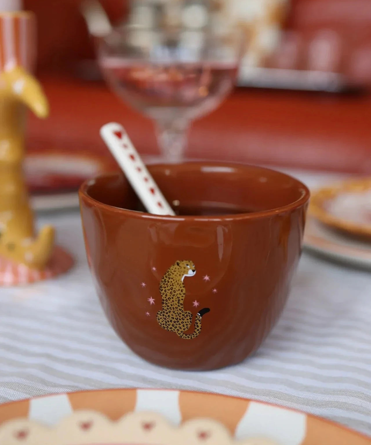 All the Luck in the World - Becher (300 ml) • Brown Leopard - ROSA ECK