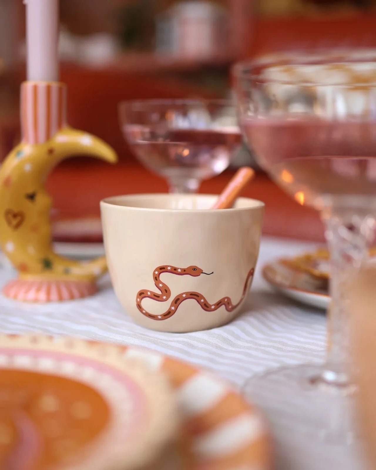 All the Luck in the World - Becher (300 ml) • Sand Snake - ROSA ECK