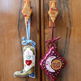 All the Luck in the World - Weihnachtsanhänger • Cowboy Boot - ROSA ECK
