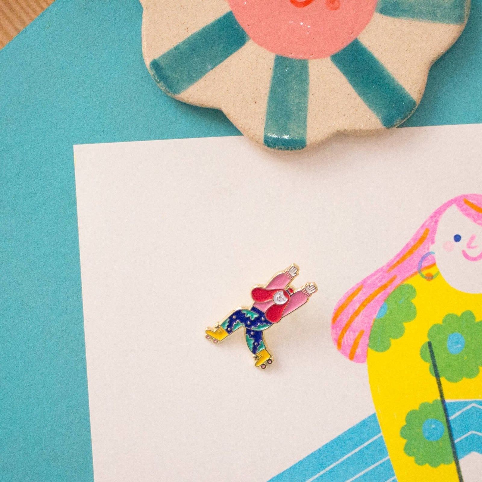 Ana Seixas - Pin • Rollschuhläuferin - Anstecknadel - ROSA ECK Concept Store