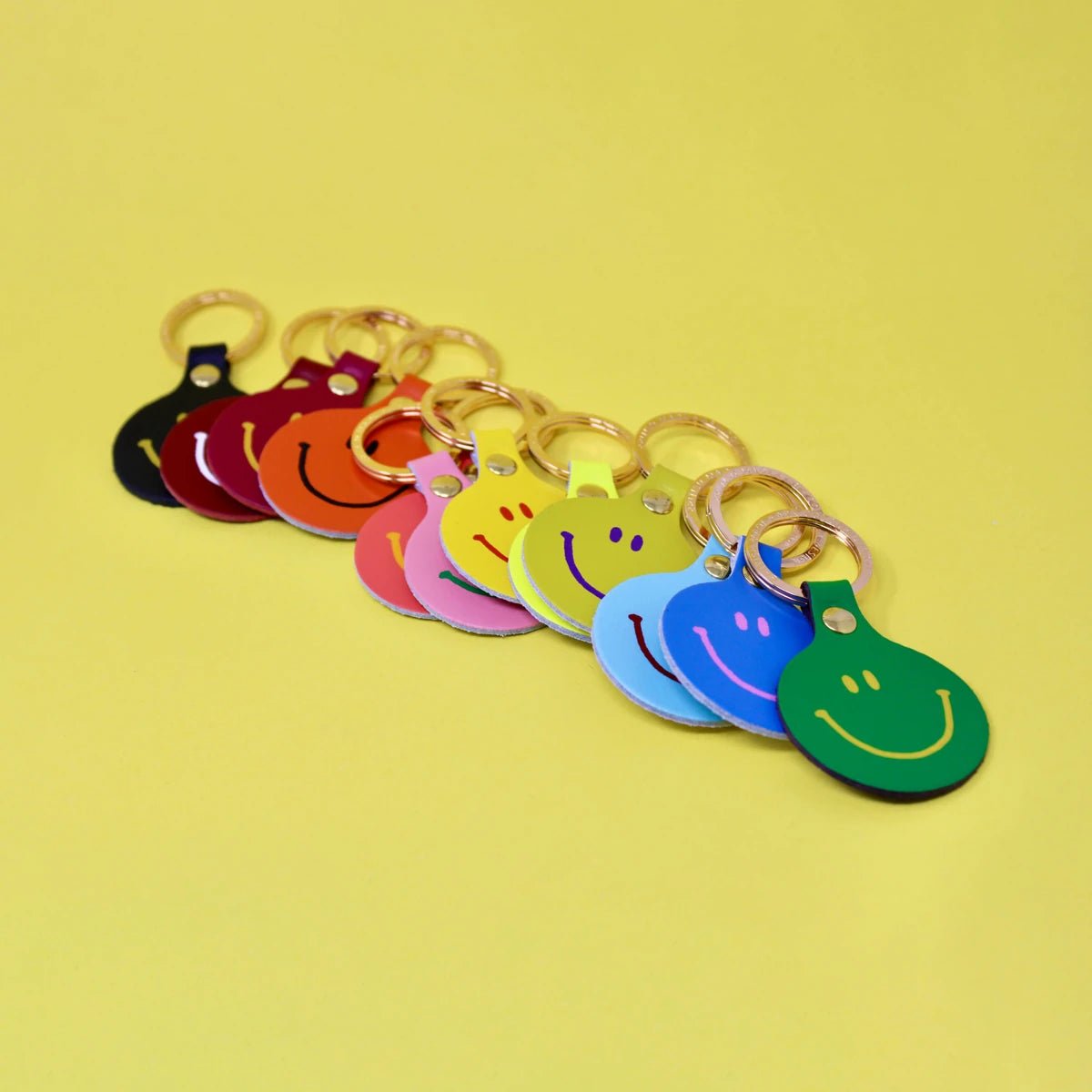 Ark Colour Design - FEELING LUSH Smiley Schlüsselanhänger • Rot - Schlüsselanhänger - ROSA ECK