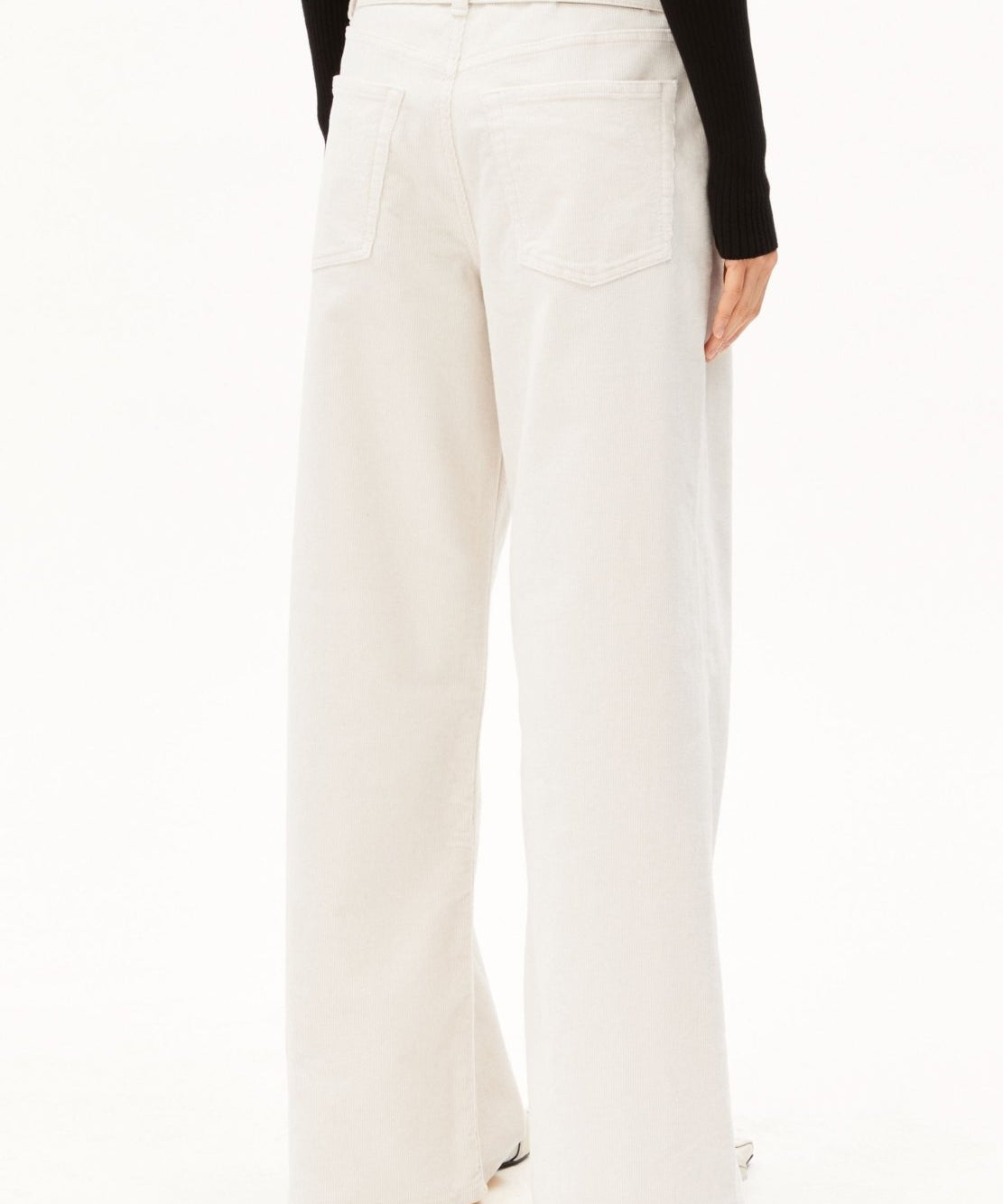 ASTRAEAAS Wide Leg Cordhose in Hellbeige von ARMEDANGELS – Ansicht 2