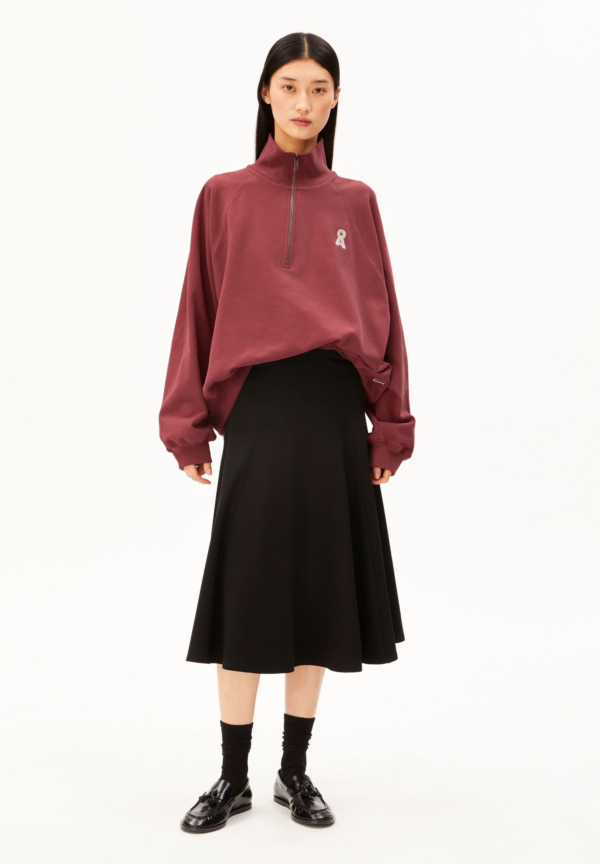 Ausgestellter Jersey-Midirock in Schwarz von ARMEDANGELS – Ansicht 5