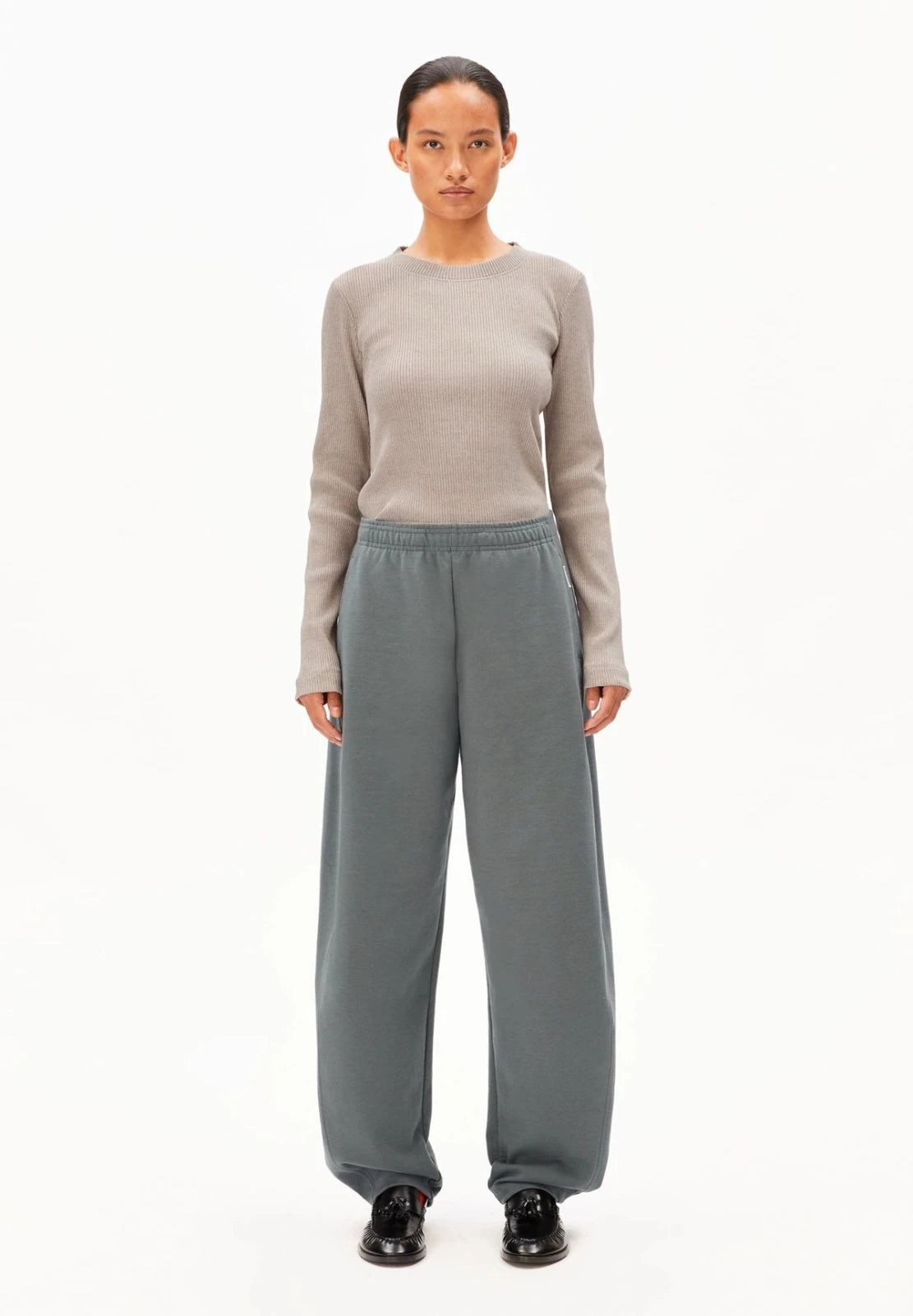 ARMEDANGELS - Barrel Jogginghose • space steel - ROSA ECK