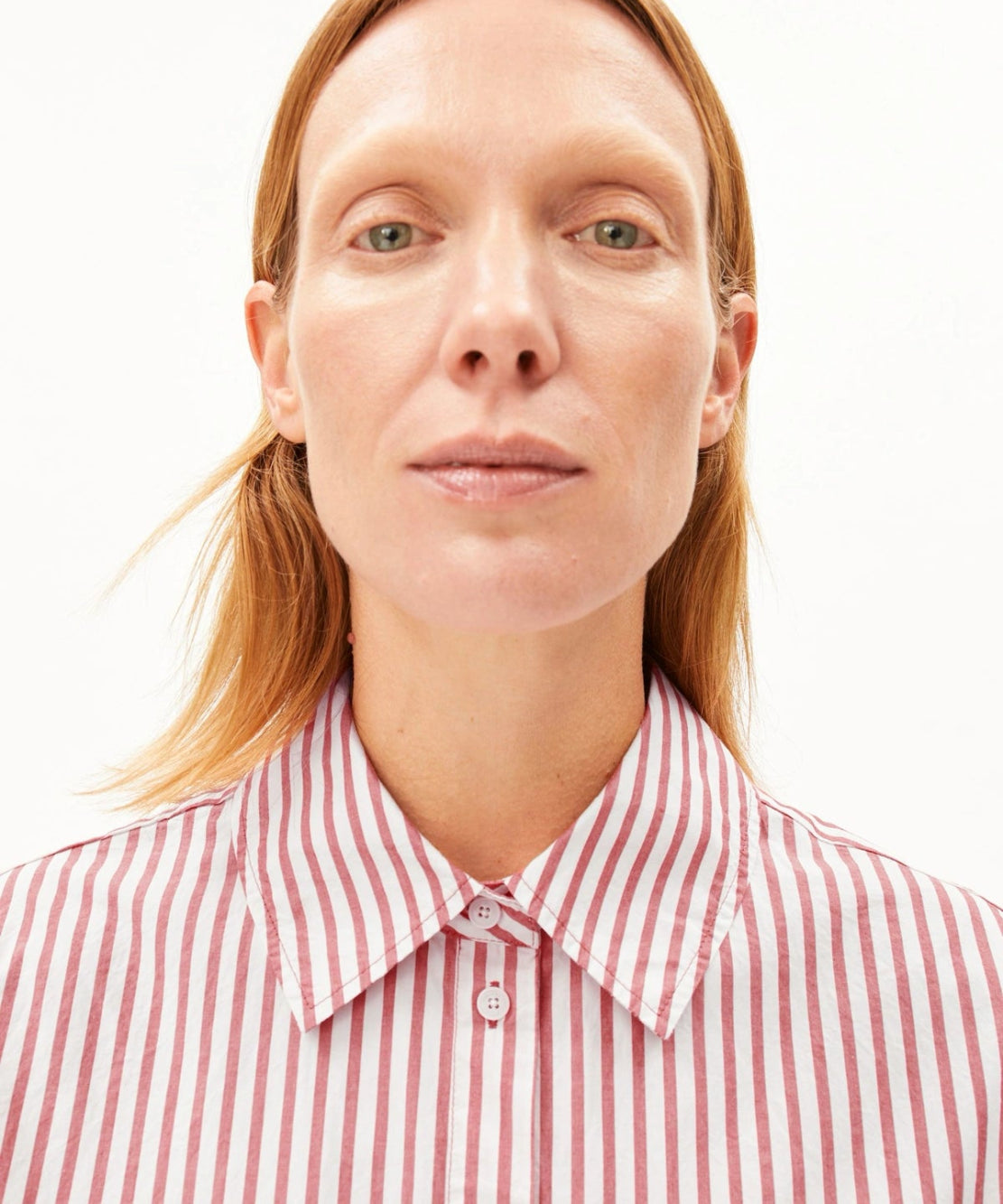 ARMEDANGELS - Gestreifte Loose Fit Bluse • oatmilk - mars red - Bluse - ROSA ECK