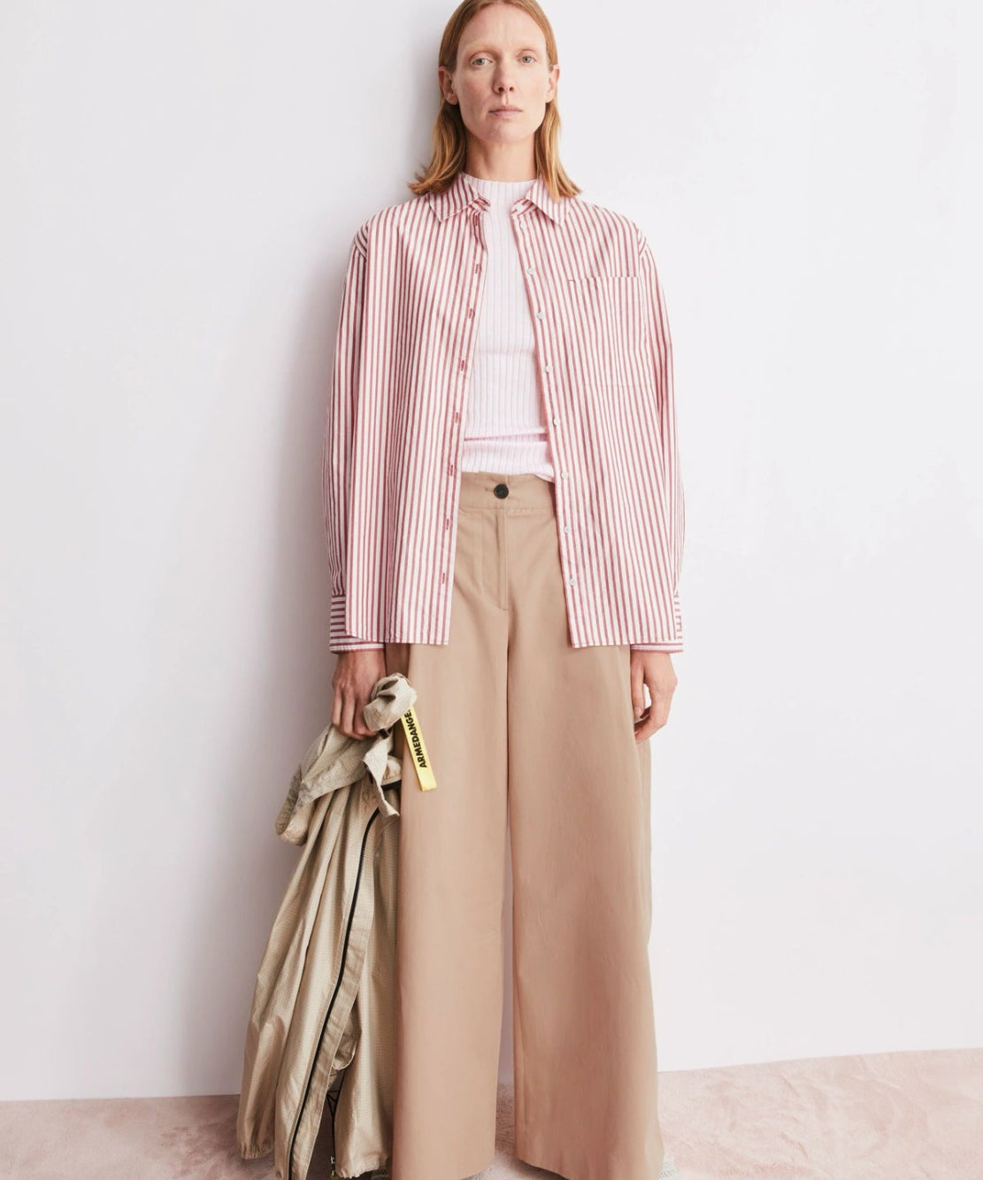 ARMEDANGELS - Gestreifte Loose Fit Bluse • oatmilk - mars red - Bluse - ROSA ECK