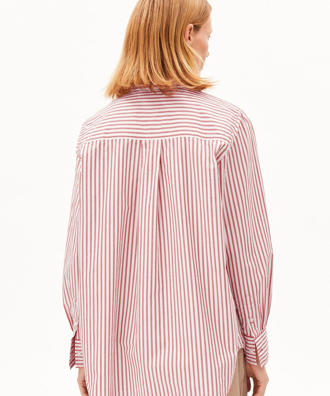 ARMEDANGELS - Gestreifte Loose Fit Bluse • oatmilk - mars red - Bluse - ROSA ECK