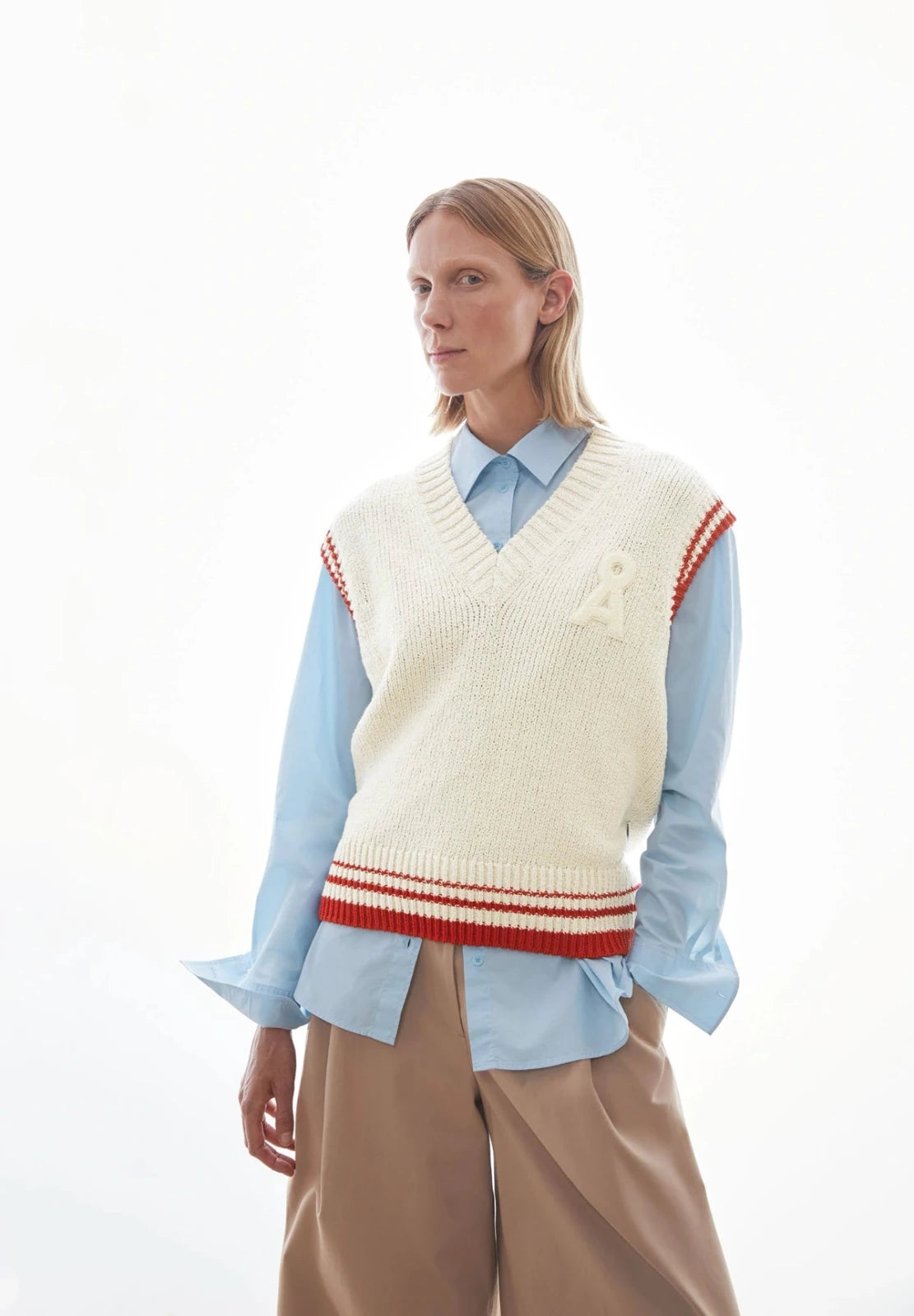 ARMEDANGELS - ICONIC Å COLLEGE Strickweste • oatmilk - mars red - Strickweste - ROSA ECK