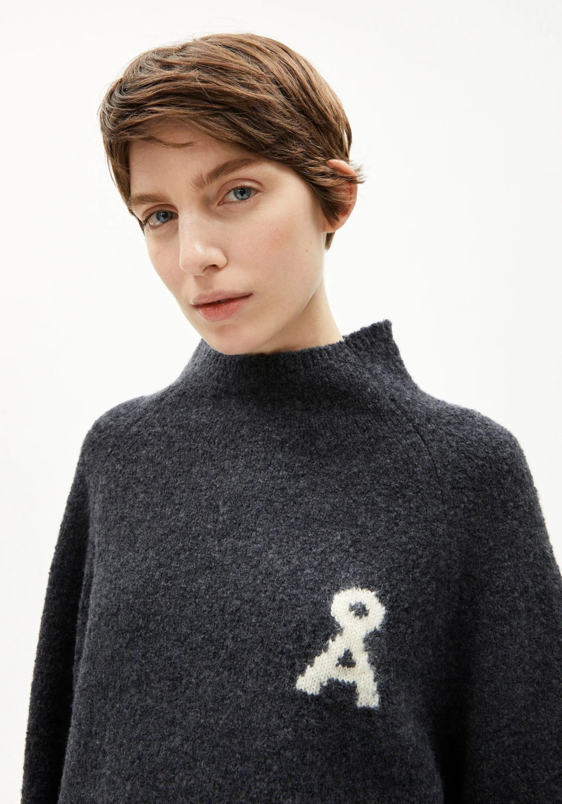 ARMEDANGELS - ICONIC Å MONALAA BOUCLÉ Strickpullover • Steel Melange Oatmilk - Pullover - ROSA ECK